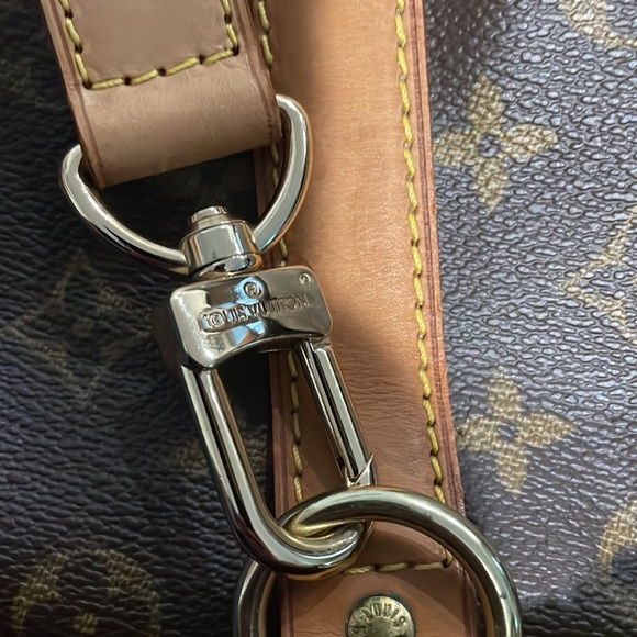 Louis Vuitton Bag - Picture 7 of 9